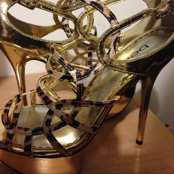 Bebe Lourdes leopard/gold color sandals, - Picture 2 of 3