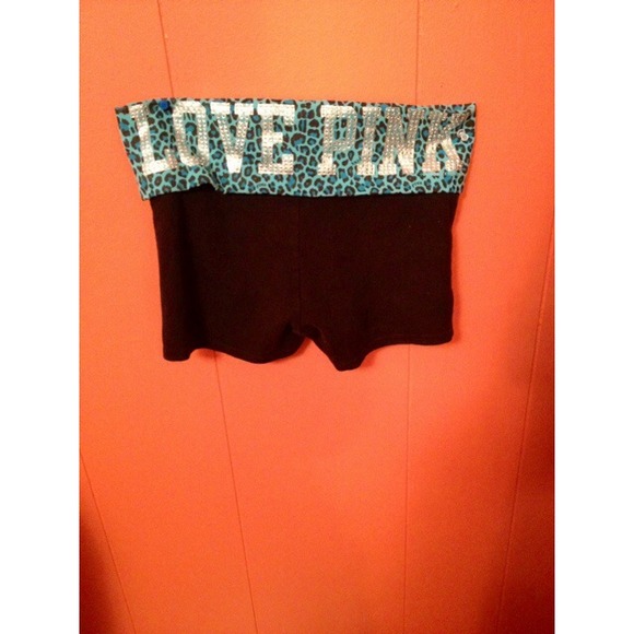 🚫SOLD🚫🎀Victoria's Secret yoga shorts🎀