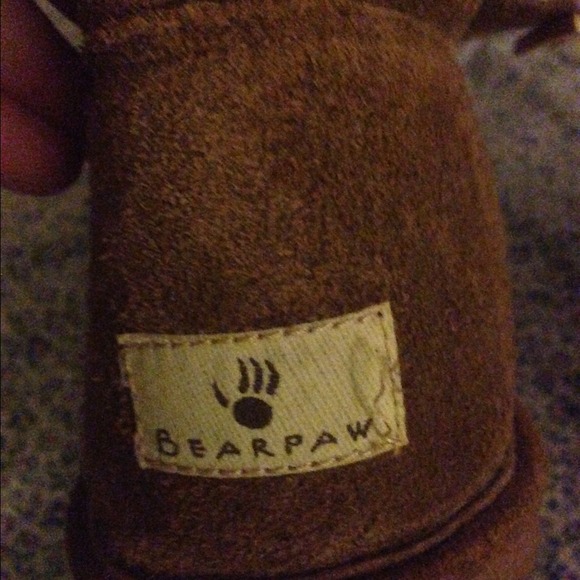 Bear paw button boots. - Picture 2 of 3