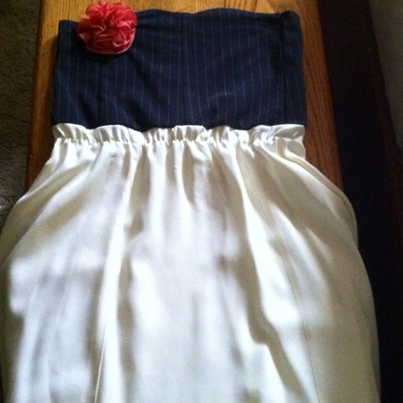 Dress - Picture 2 of 4