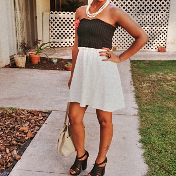 Dress - Picture 3 of 4