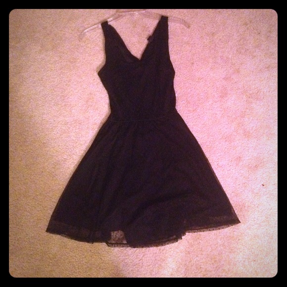 criss cross back black dress