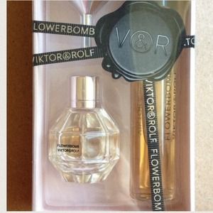 Viktor & Rolf  Flowerbomb perfume