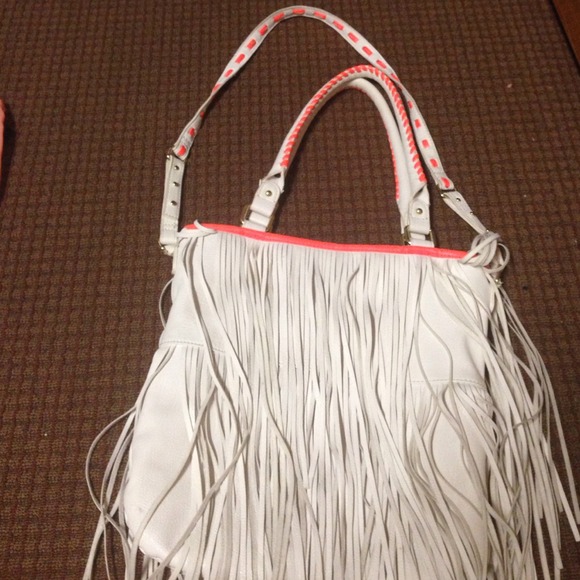 WHITE LEATHER FRINHE STEVE MADDEN BAG - Picture 2 of 4