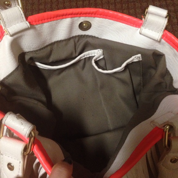 WHITE LEATHER FRINHE STEVE MADDEN BAG - Picture 4 of 4