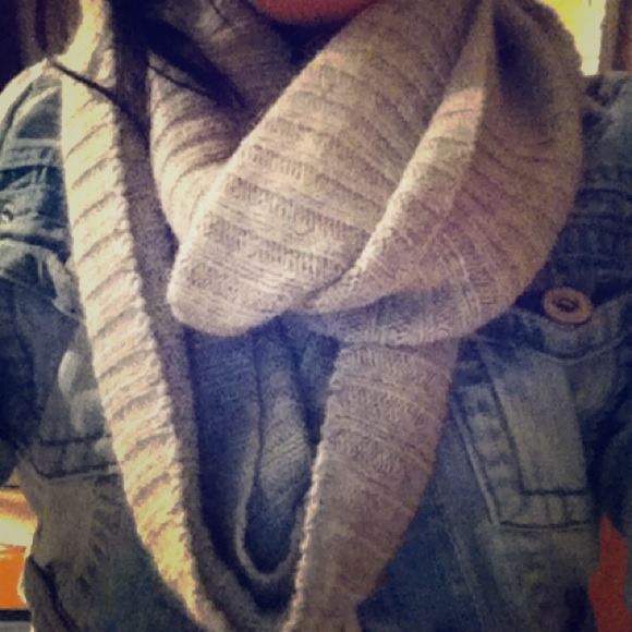 Gray Scarfff!!