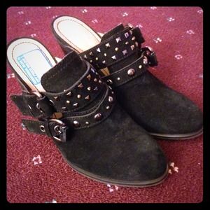 🌟REDUCED Genuine leather Nicole heeled clogs