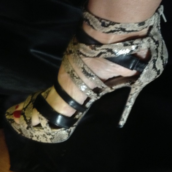 Qupid snakeskin platform heels - Picture 3 of 3