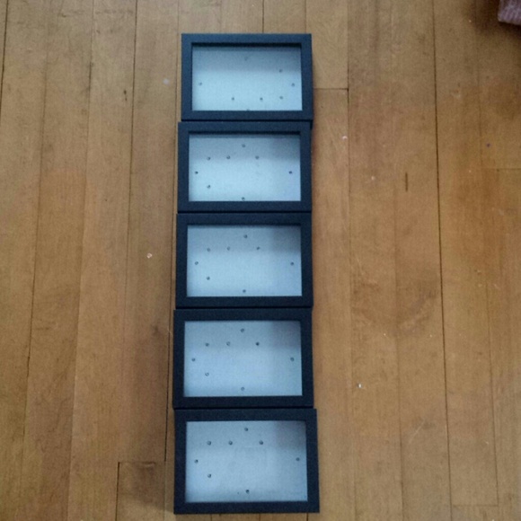 ×Trade× 5 identical 4x6 frames black