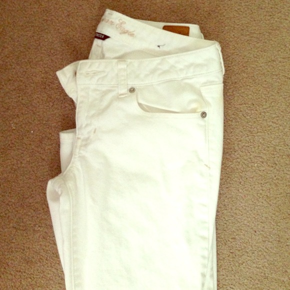 HOLD White American Eagle skinny jeans