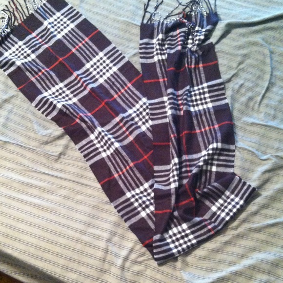 Burberry Scarf & sweater bundled