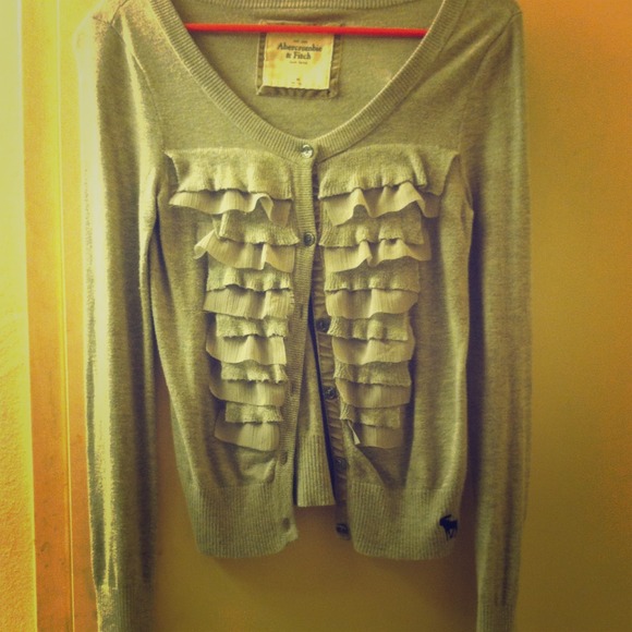 Grey Abercrombie & Fitch ruffle sweater