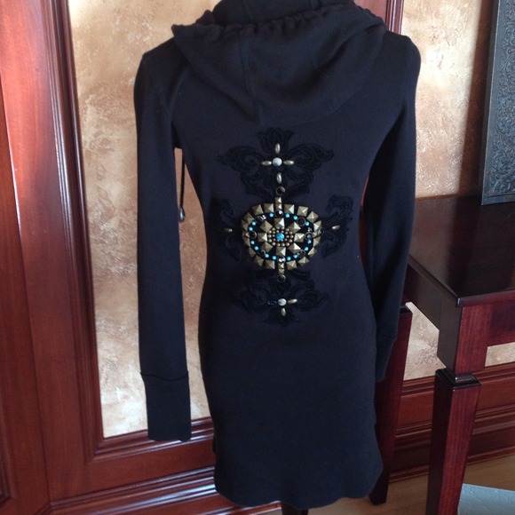 Royal plush hoodie with studded medallion - Picture 2 of 3