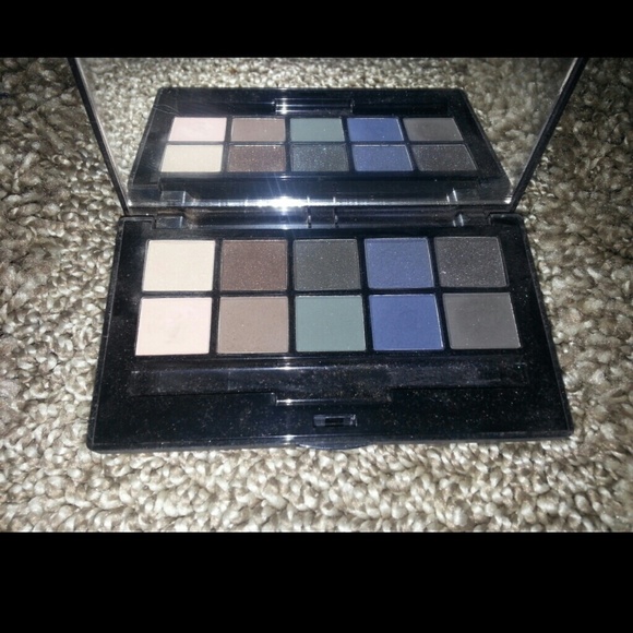 🚫SOLD🚫Smashbox Eyeshadow palette SMOKEBOX