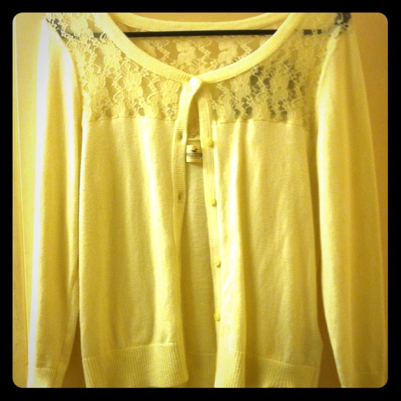 Cream Hollister sweater with lace detail - Picture 1 of 2