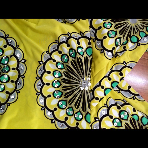 Top - Picture 2 of 3