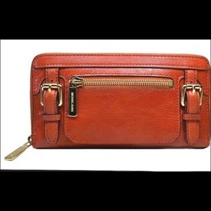 SOLD! 💜Michael Kors McGraw style wallet large