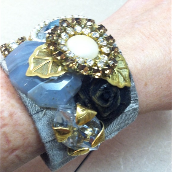 Cuff bracelet - Picture 2 of 4