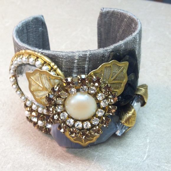 Cuff bracelet - Picture 4 of 4
