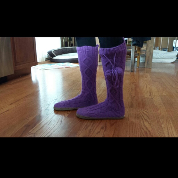 *SOLD* Victoria's Secret PINK slippers