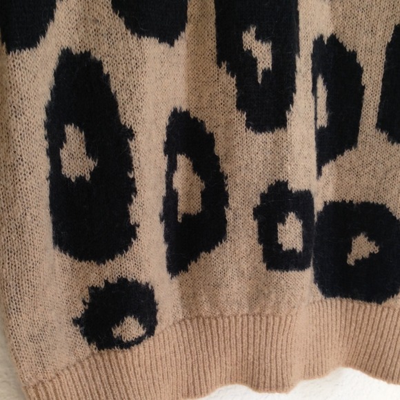 ❌❌❌Express || Leopard Sweater - Picture 3 of 4