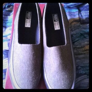 Munro American Wedges