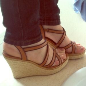 ✨REDUCED. Beach Wedges 🌻🌻