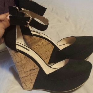 Blavk Wedge heels
