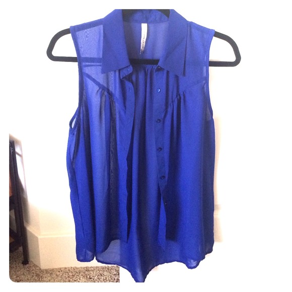 Paper Crane Sleeveless Button Down