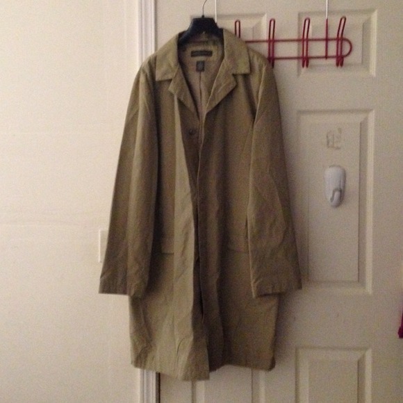 A man light weight jacket!