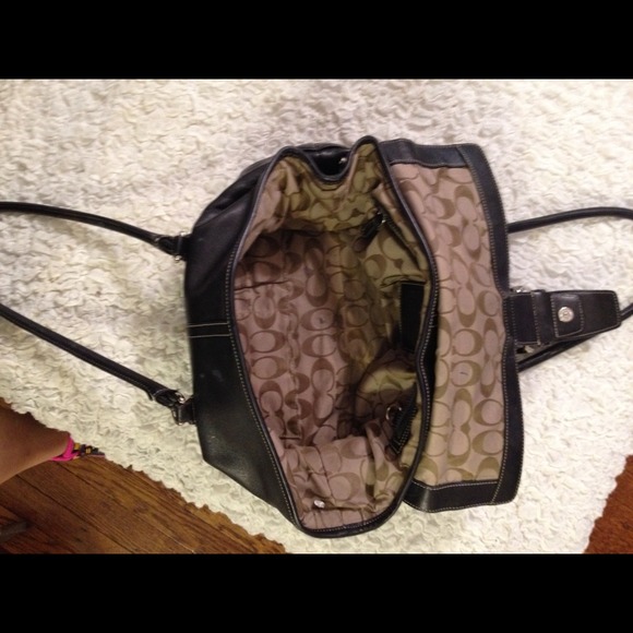 100% Authentic Coach bag - Picture 2 of 3