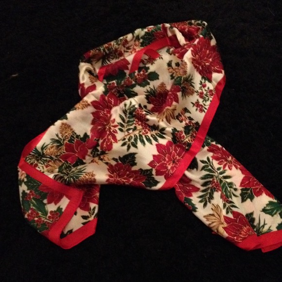 Adorable CHRISTMAS scarf!