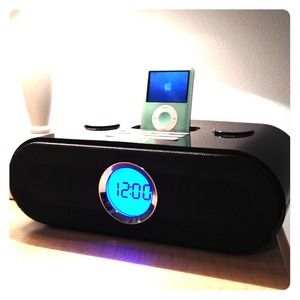 iPod player / alarm clock (iPod not included)