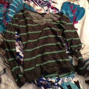 Gray and mint stepped long sleeve shirt