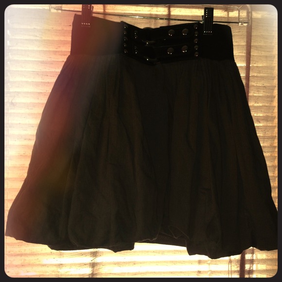 Metropark skirt - Picture 1 of 2