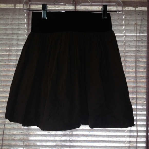 Metropark skirt - Picture 2 of 2