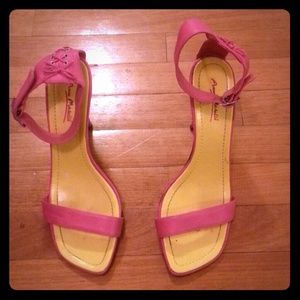 Fusion/Yellow Sandals