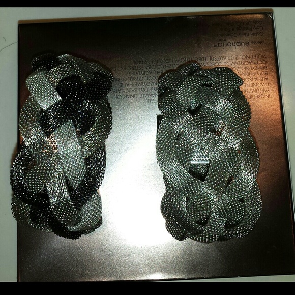 Bracelets - Picture 2 of 3