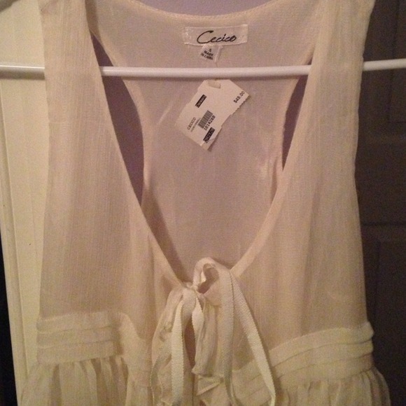 Cecio Ivory Ruffled Vest Size Small - Picture 2 of 4