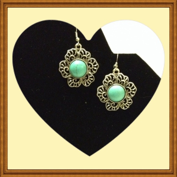 💋 Turquoise New Earrings - Picture 1 of 1