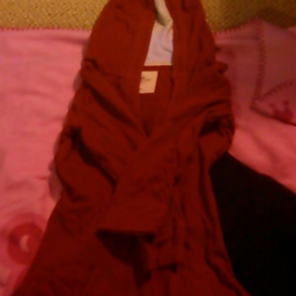 Red Hollister pullover