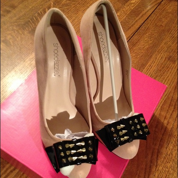 Size 8 high heel shoes