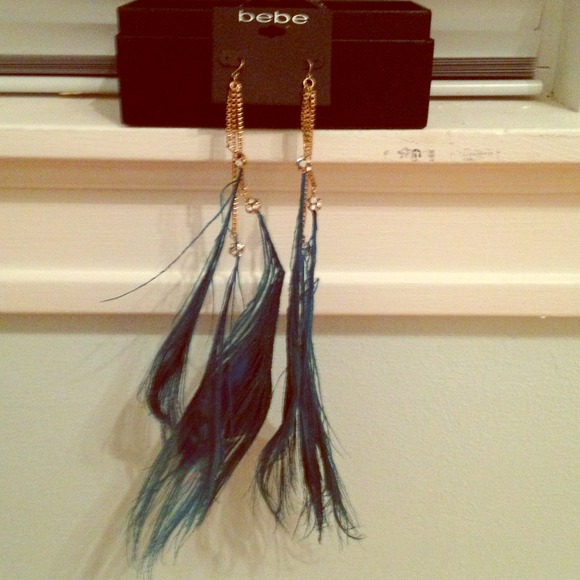 Bebe Teal Peacock Feather earrings! Shimmer n gold