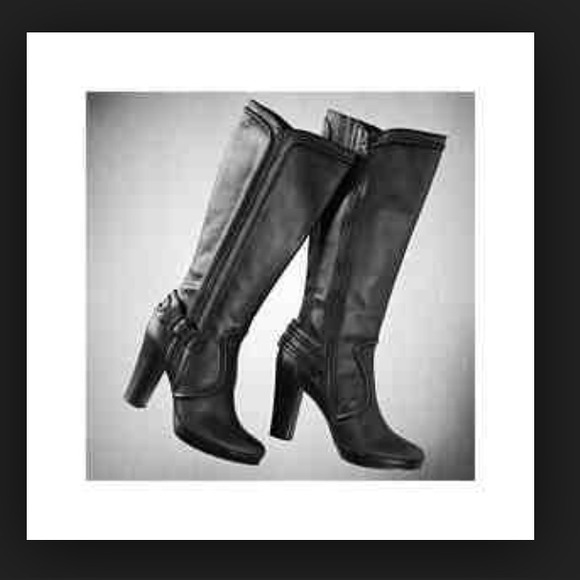 Simply Vera Boots - 💢SOLD💢 new! Simply Vera by Vera Wang boots❤