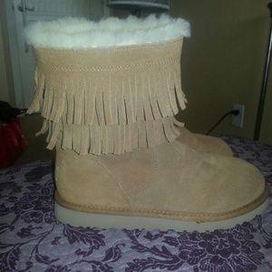Uggs size 5 on eBay highendsupply 39 $