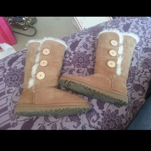 Uggs new size 6 on eBay $39 highendsupply