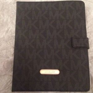 Michael Kors IPAD stand