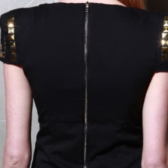 💗Pre-order only💗. Gold metallic dress. - Picture 3 of 3