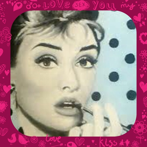 AUDREY FASHION