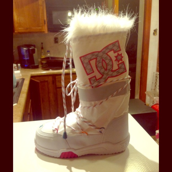 Dc boots